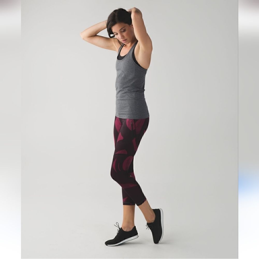 Lululemon Athletica All Sport Crop Back Spin Stroke Dashing Purple Black Size 2